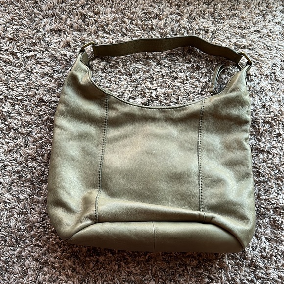 EUC American Leather Co. Carrie Hobo Genuine Leather Shoulder Bag - Picture 4 of 10